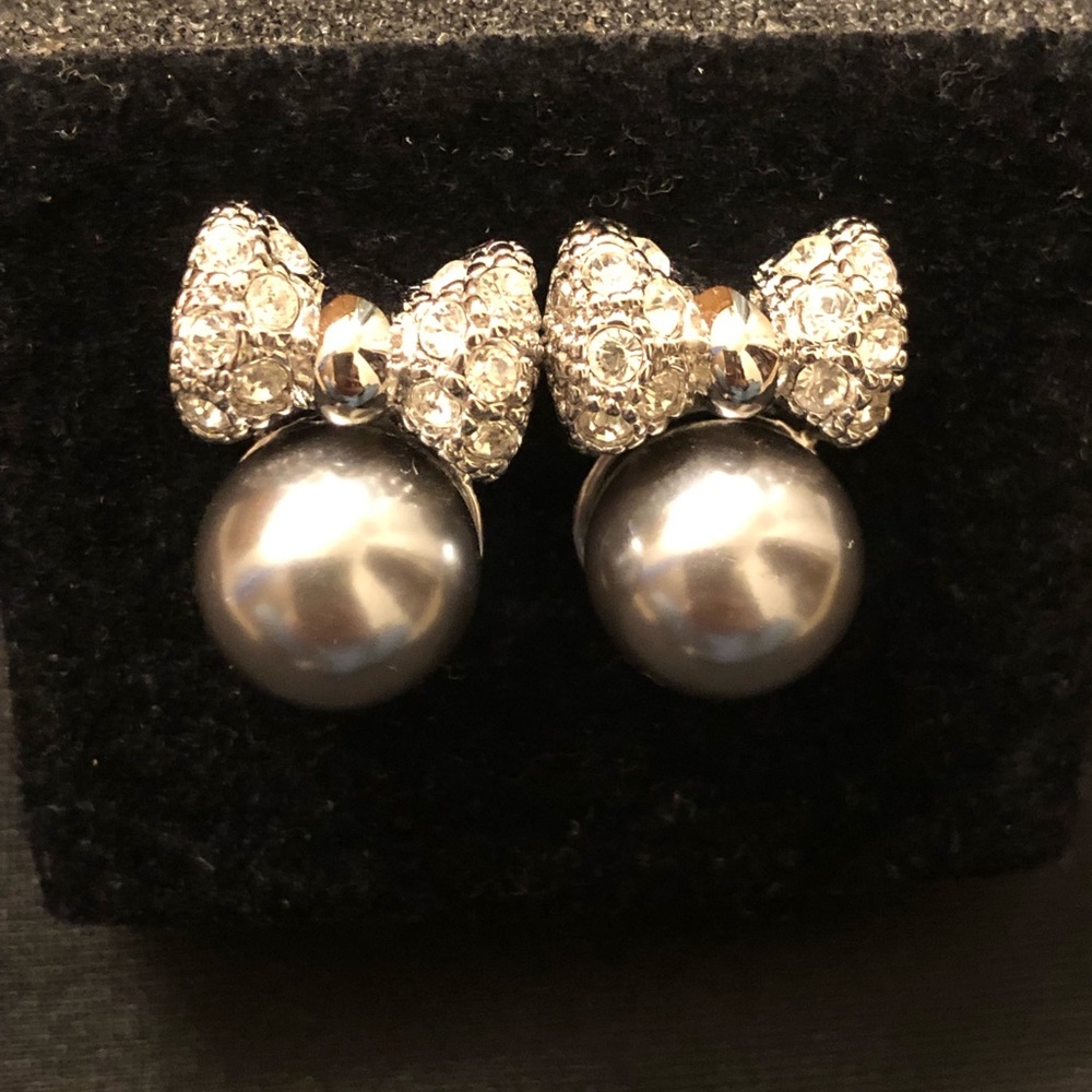 Black pearl and crystal fashion clip on earrings